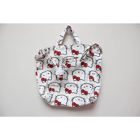 NWT Baggu Hello Kitty Sanrio White Canvas Horizontal Duck Crossbody Bag - Picture 3 of 7